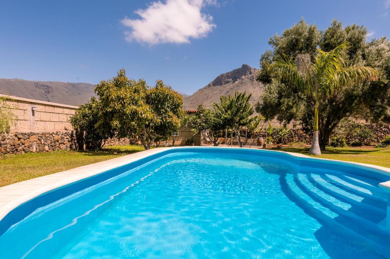 Modern With Private Pool And Mountain Views Villa