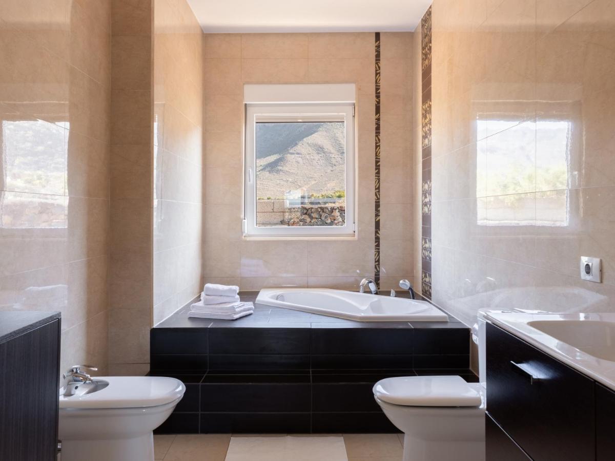 Villa Modern With Private Pool And Mountain Views *