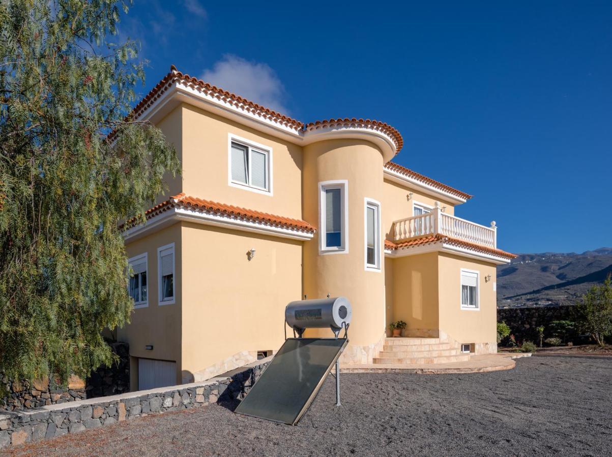 Modern With Private Pool And Mountain Views Villa