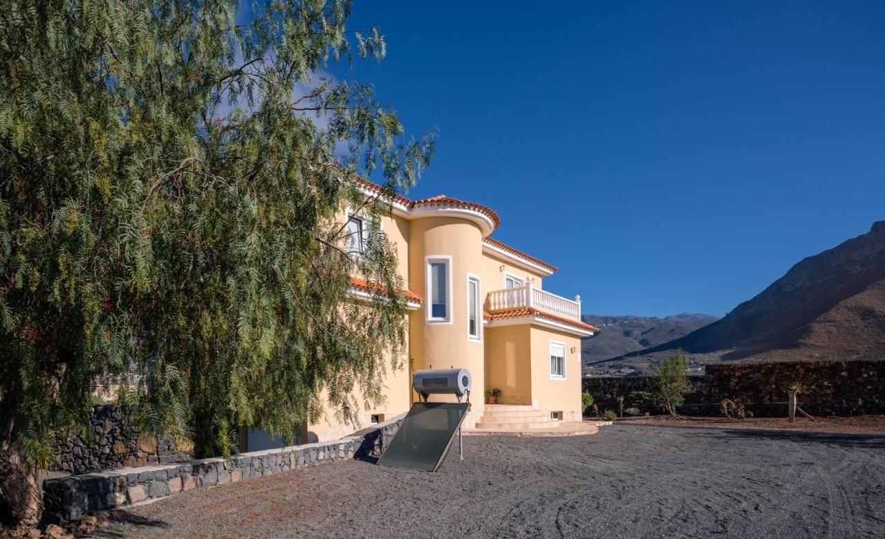 Modern With Private Pool And Mountain Views Villa